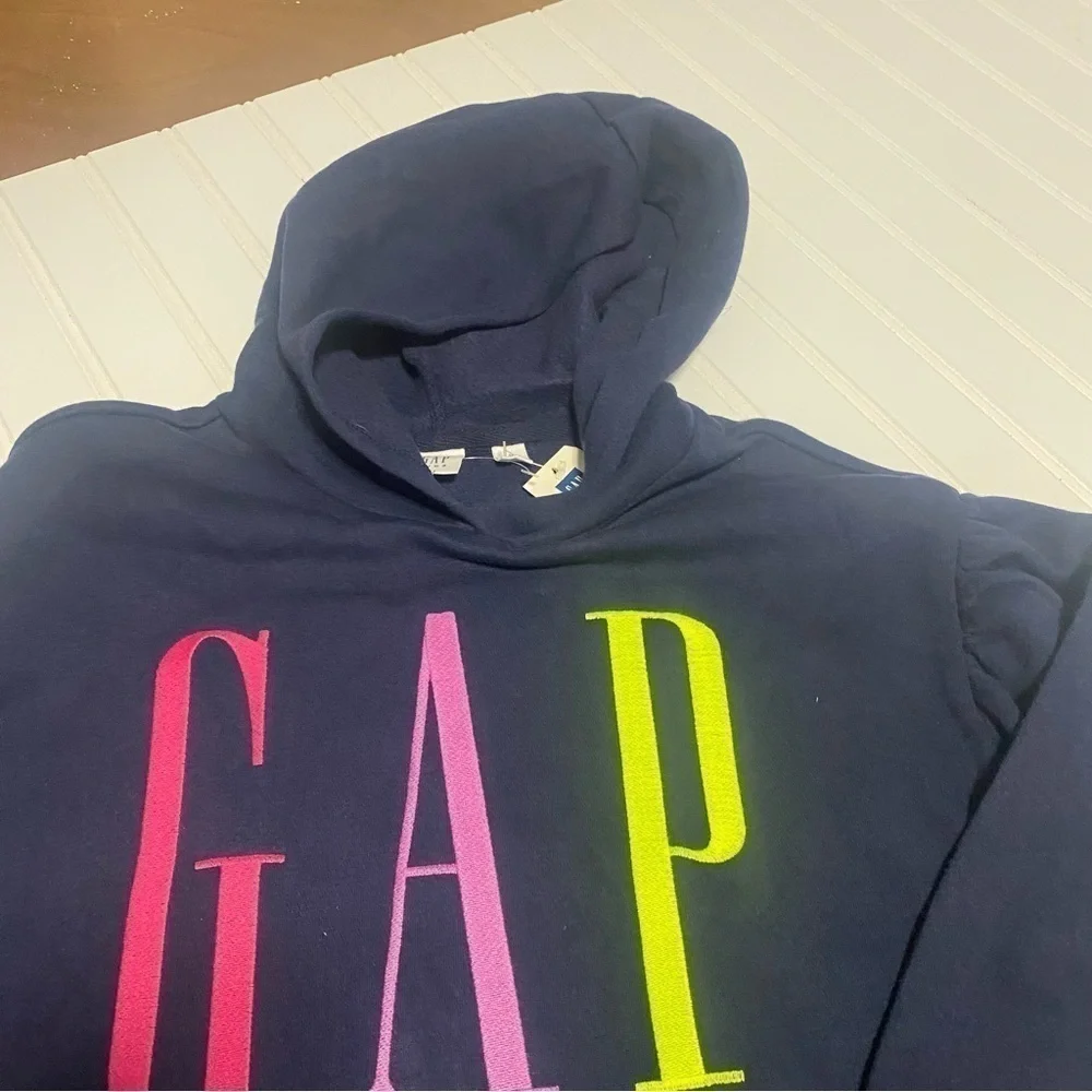 NWT GAP Kids Logo Fleece Hoodie Navy Blue Size Medium (8) Colorful